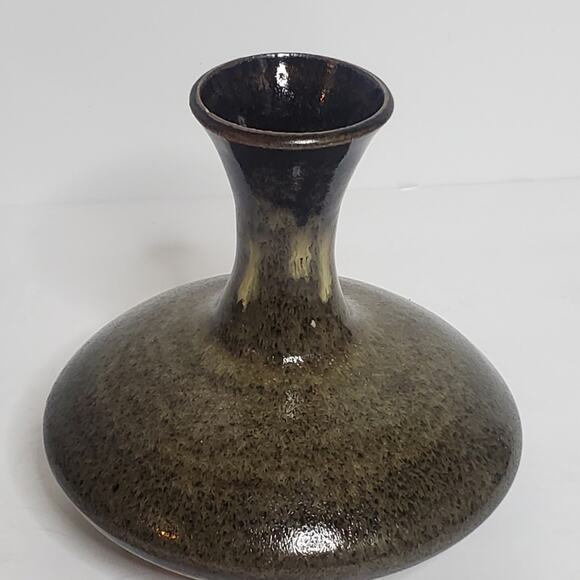 Japan Toyo Jade Kiku green vase Small 5" tall In Good used condition - Picture 5 of 7